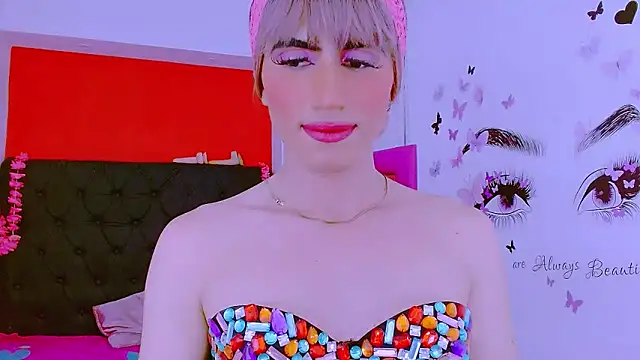 Snapshot of priscilahotker chatting on 02-24-25, 11:43 priscilahotker online show from 02-24-25, 11:43
