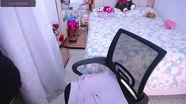 sara  stone1 online show from 02-26-25, 08:25