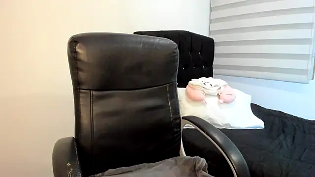 CristinaLaurentt online show from 02-27-25, 01:30