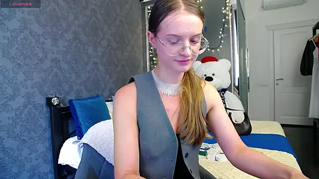 KateJonson online show from 09-10-25, 12:15