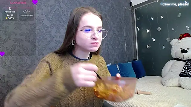 KateJonson online show from 01-08-26, 07:36