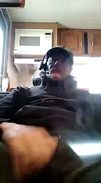 truckerlove69 online show from 12-04-24, 04:32