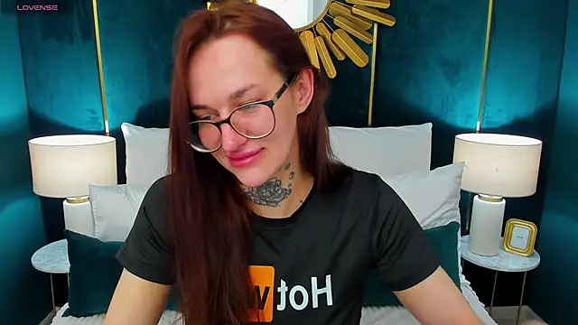 SarahLust online show from 03-26-26, 06:22