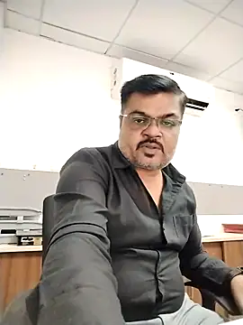 Snapshot of Desi_Londa_143 chatting on 03-02-26, 04:02 Desi Londa 143 online show from 03-02-26, 04:02