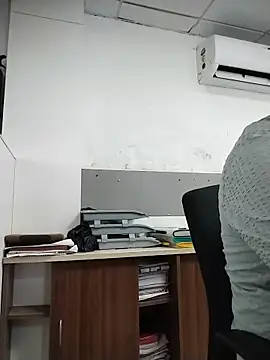 Desi Londa 143 online show from 05-30-26, 05:36