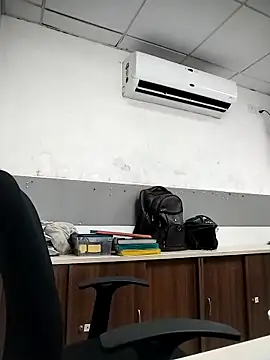 Snapshot of Desi_Londa_143 chatting on 03-30-26, 04:58 Desi Londa 143 online show from 03-30-26, 04:58