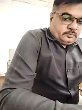 Snapshot of Desi_Londa_143 chatting on 04-13-26, 05:11 Desi Londa 143 online show from 04-13-26, 05:11