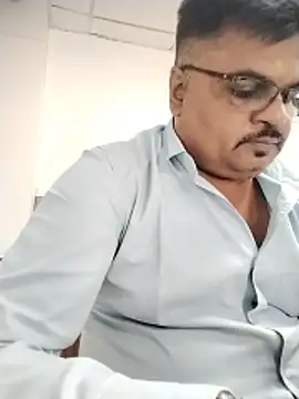 Desi Londa 143 online show from 05-21-26, 03:42