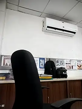 Desi Londa 143 online show from 10-24-25, 06:01