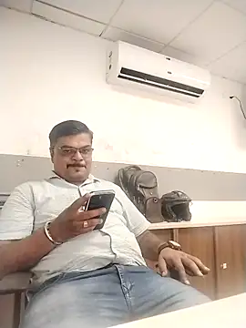 Snapshot of Desi_Londa_143 chatting on 04-04-26, 03:57 Desi Londa 143 online show from 04-04-26, 03:57