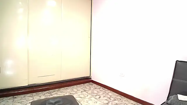 S Mia online show from 04-04-26, 07:48