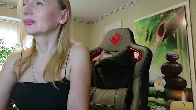 HotLana69 online show from 04-13-26, 04:33