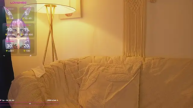 Snapshot of bunnycuteshy chatting on 10-27-25, 06:53 bunnycuteshy online show from 10-27-25, 06:53