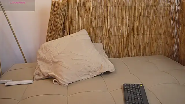 bunnycuteshy online show from 06-01-26, 12:38