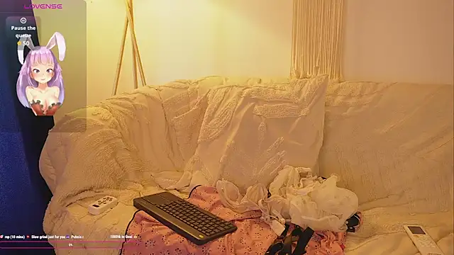 Snapshot of bunnycuteshy chatting on 10-23-25, 03:00 bunnycuteshy online show from 10-23-25, 03:00