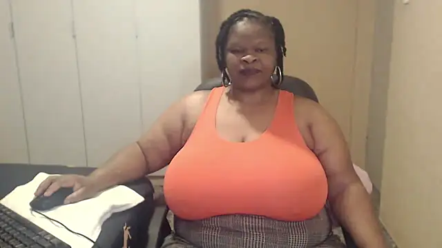 sweetnoziexx online show from 10-05-25, 03:41