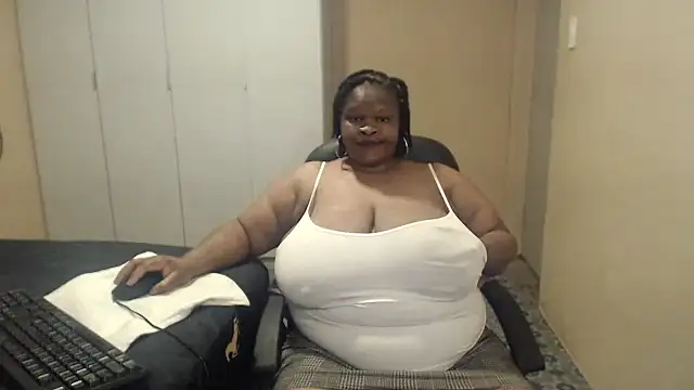 sweetnoziexx online show from 10-05-25, 03:47