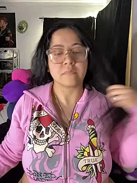 Snapshot of MsConejitaa chatting on 03-18-25, 04:39 MsConejitaa online show from 03-18-25, 04:39