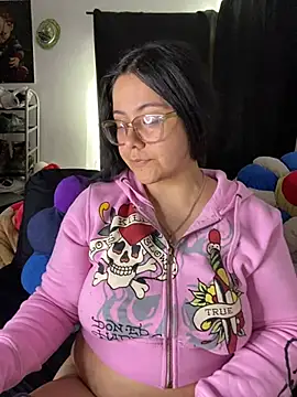 Snapshot of MsConejitaa chatting on 03-15-25, 05:37 MsConejitaa online show from 03-15-25, 05:37