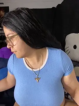 Snapshot of MsConejitaa chatting on 03-21-25, 01:23 MsConejitaa online show from 03-21-25, 01:23