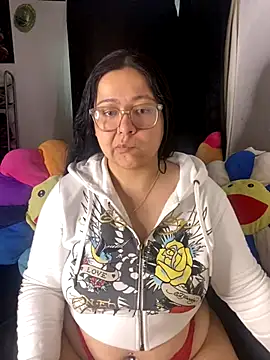 Snapshot of MsConejitaa chatting on 09-29-25, 02:12 MsConejitaa online show from 09-29-25, 02:12
