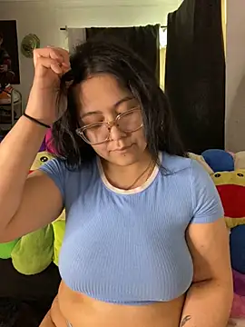 Snapshot of MsConejitaa chatting on 01-31-25, 04:17 MsConejitaa online show from 01-31-25, 04:17