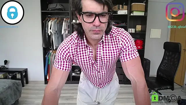 samricci21 online show from 04-10-26, 10:44