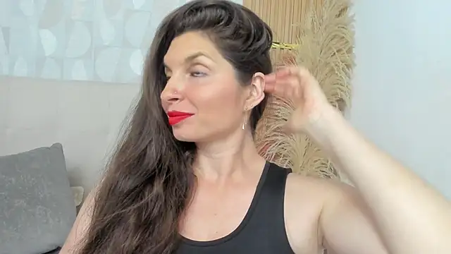 Azahara Amin  online show from 04-06-26, 03:02