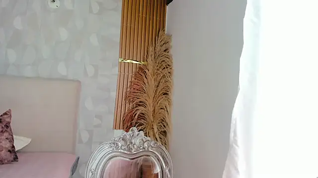 Snapshot of Azahara_Amin_ chatting on 04-21-26, 04:57 Azahara Amin online show from 04-21-26, 04:57