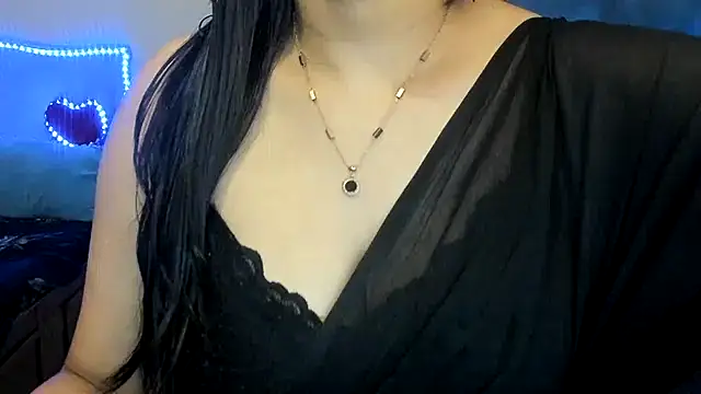 Snapshot of South_indian_tickly chatting on 01-25-25, 05:19 South indian tickly online show from 01-25-25, 05:19