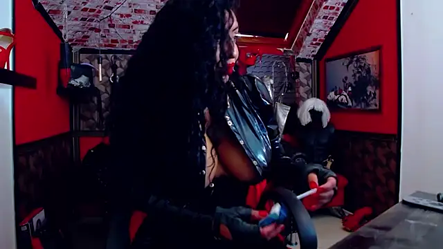 Snapshot of DommeBellatrix chatting on 09-30-25, 08:20 DommeBellatrix online show from 09-30-25, 08:20