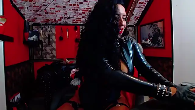 Snapshot of DommeBellatrix chatting on 10-20-25, 04:29 DommeBellatrix online show from 10-20-25, 04:29