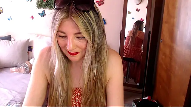Jolie-Mature online show from 05-15-26, 08:29