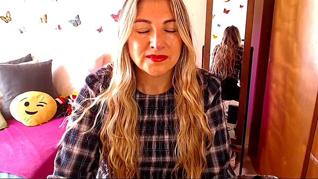 Jolie-Mature online show from 11-19-25, 08:31