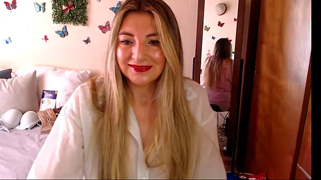 Jolie-Mature online show from 05-23-26, 07:46
