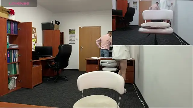 Snapshot of legsLONG chatting on 03-18-25, 05:02 legsLONG online show from 03-18-25, 05:02