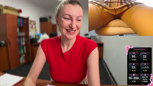 Snapshot of legsLONG chatting on 02-26-25, 05:03 legsLONG online show from 02-26-25, 05:03