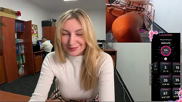 Snapshot of legsLONG chatting on 03-12-25, 05:02 legsLONG online show from 03-12-25, 05:02