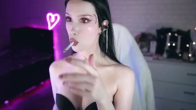 Snapshot of _Uindi_ chatting on 03-06-25, 03:24  Uindi  online show from 03-06-25, 03:24