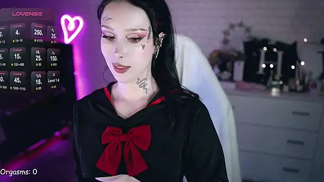 Snapshot of _Uindi_ chatting on 03-18-25, 04:28  Uindi  online show from 03-18-25, 04:28