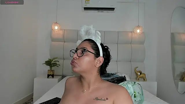 DanielleEvans  online show from 09-15-25, 11:32