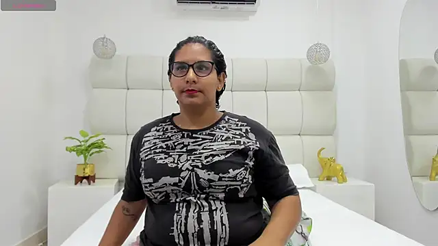 DanielleEvans  online show from 09-23-25, 11:17