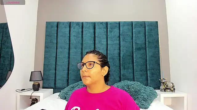 DanielleEvans  online show from 12-14-25, 11:16