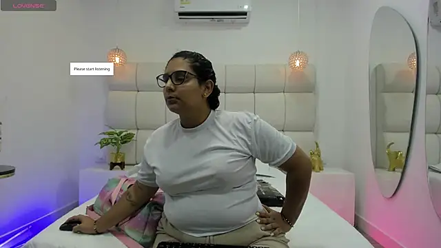 DanielleEvans  online show from 11-02-25, 11:15