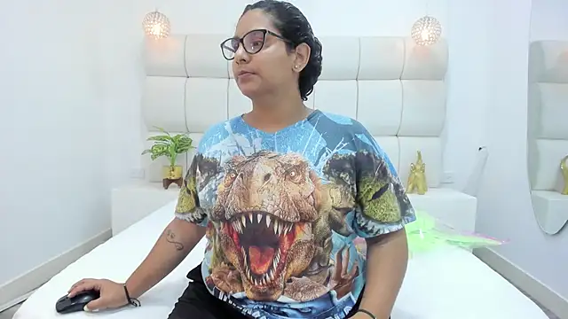 DanielleEvans  online show from 10-28-25, 11:31