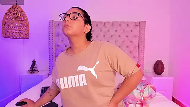 DanielleEvans  online show from 03-22-25, 11:21