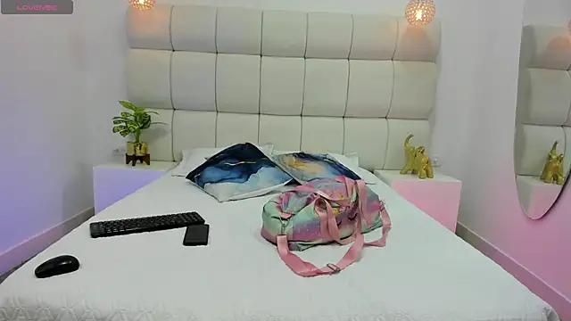 DanielleEvans  online show from 12-02-25, 11:34