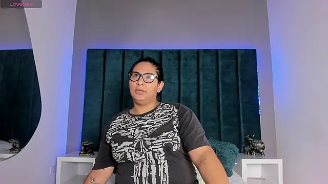 DanielleEvans  online show from 01-12-26, 11:17