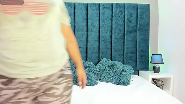 DanielleEvans  online show from 12-04-25, 11:20