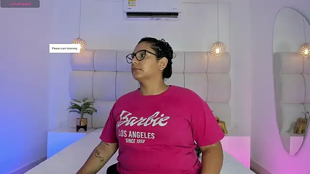 DanielleEvans  online show from 11-12-25, 11:25